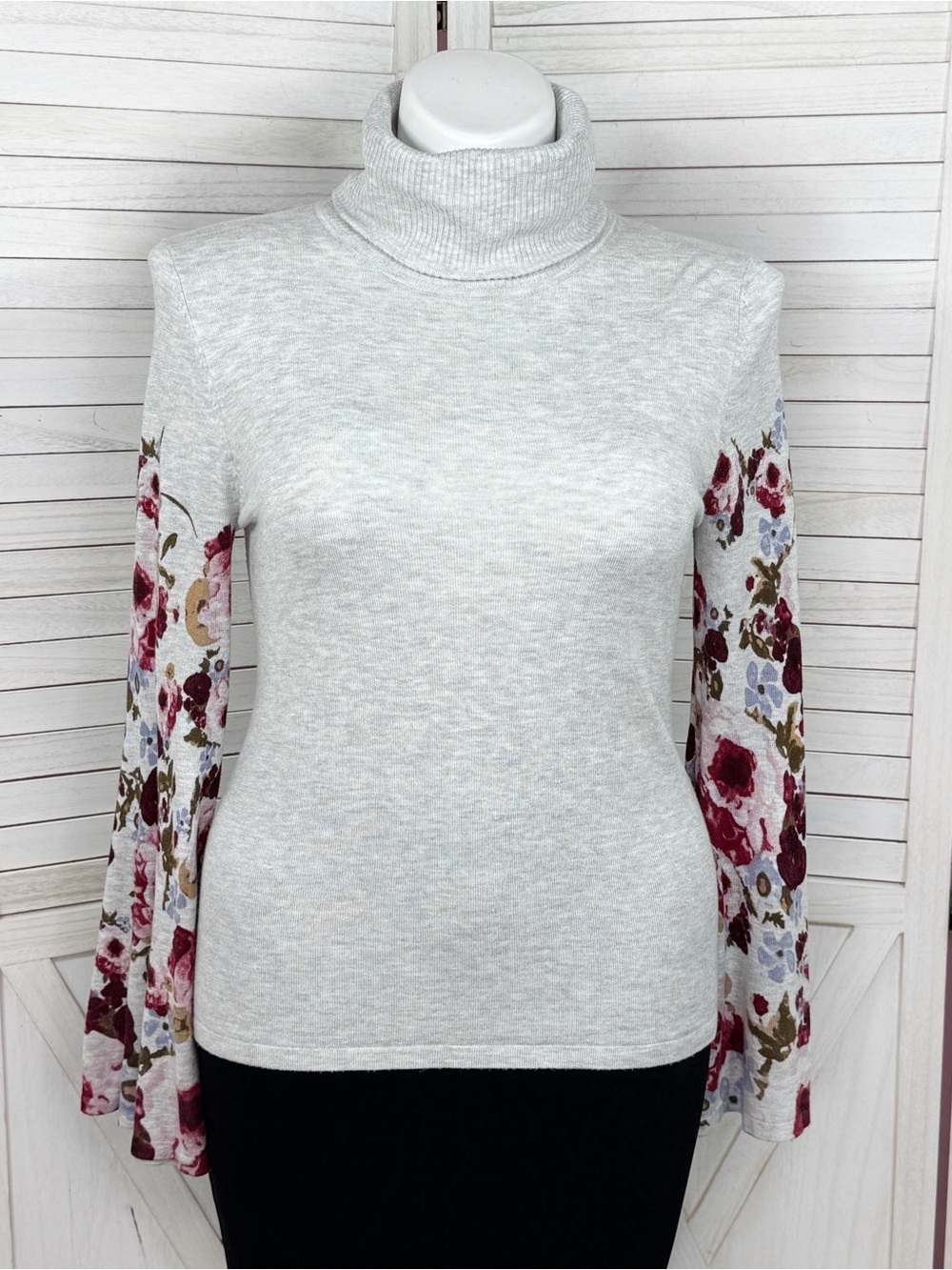 Rain + Rose Floral Statement Bell Sleeve Turtleneck Sweater Grey Pink Large
